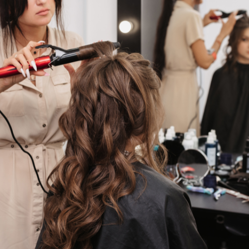 Curling with tongs hair